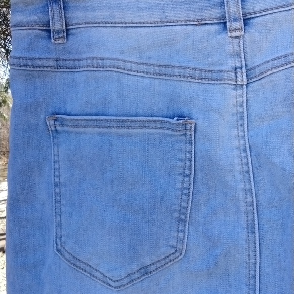 NWOT Charlie B denim embroidered skirt size 8 - Picture 10 of 12